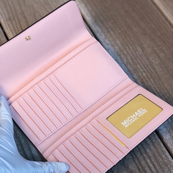 MICHAEL KORS JET SET TRAVEL LARGE TRIFOLD WALLET - Picture 8 of 8